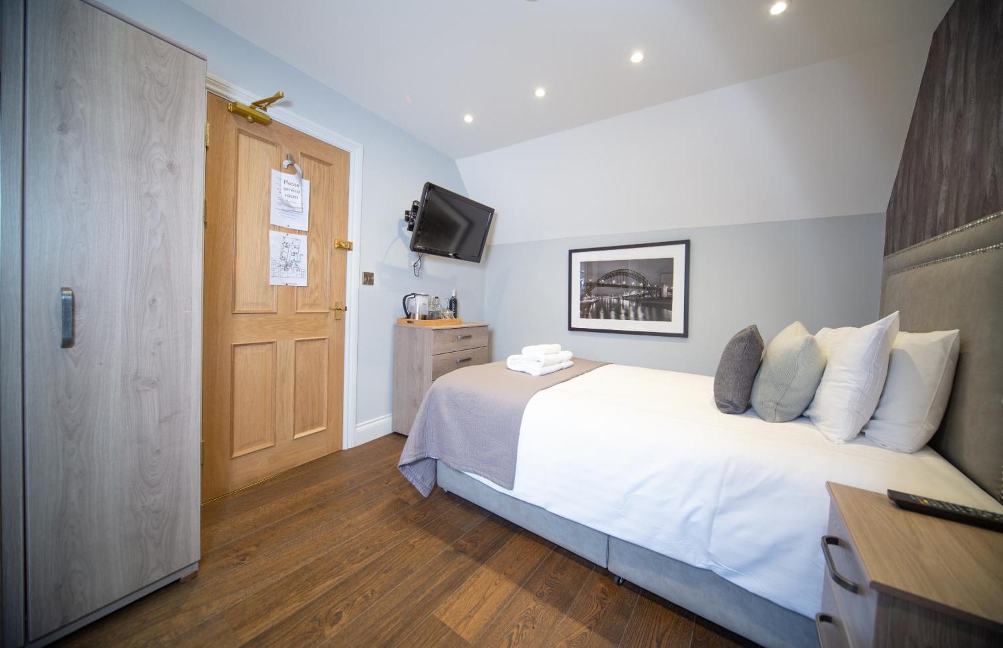 The Angel Of Corbridge Hotel Room photo